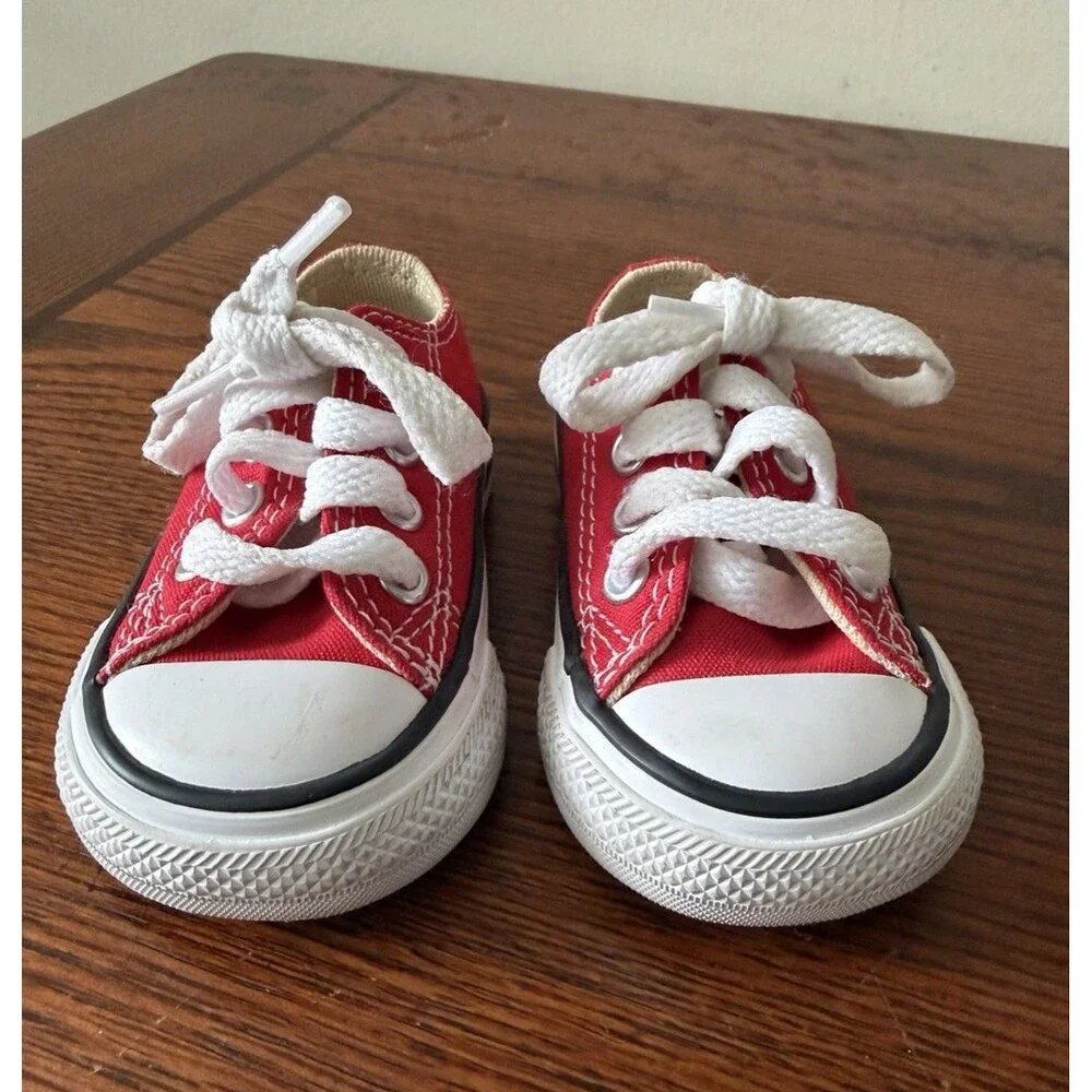 Converse Kids' Chuck Taylor All Star Low Top, Red, 2 Baby Shoes MINT